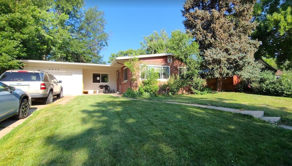 Foto principal - 6635 Saulsbury St