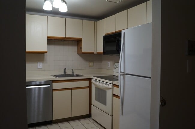 Foto del edificio - 200 Ledgewood Dr