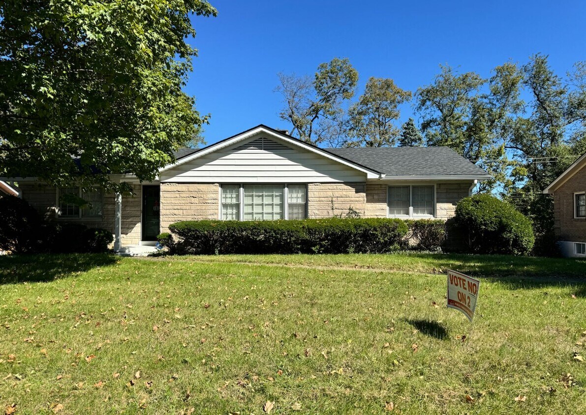 Foto principal - 3 Bedroom in Landsdowne!