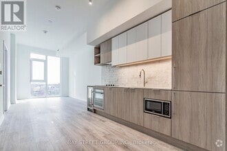 Building Photo - 2020-2020 Bathurst St