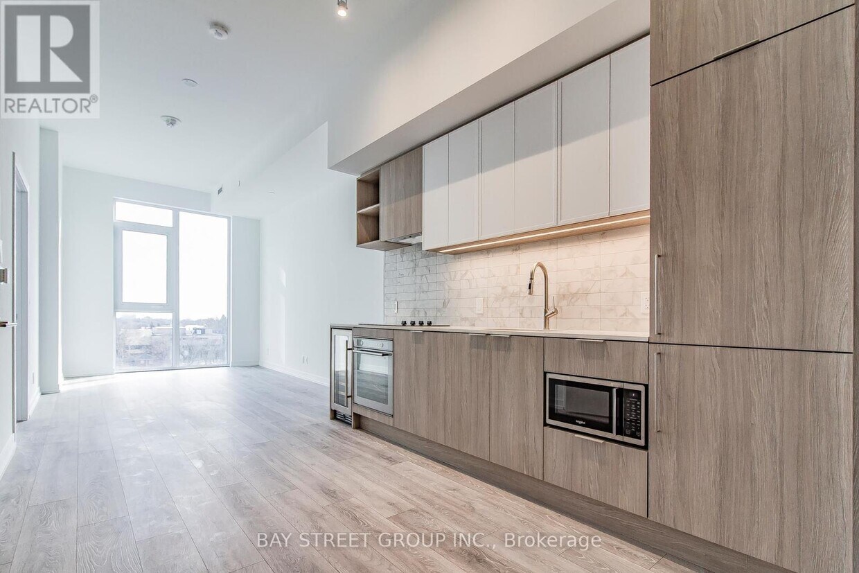 Photo principale - 2020-2020 Bathurst St