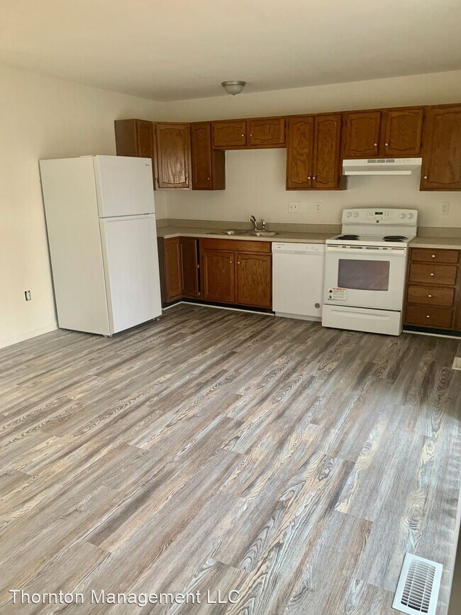 Building Photo - 2 br, 3 bath House - 5137 Redbud Rd