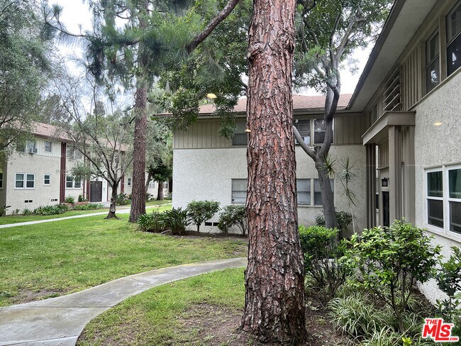 Foto del edificio - 5811 Bowcroft St