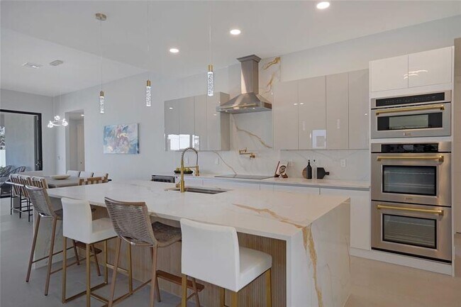 Foto del edificio - 317 NE 21st St