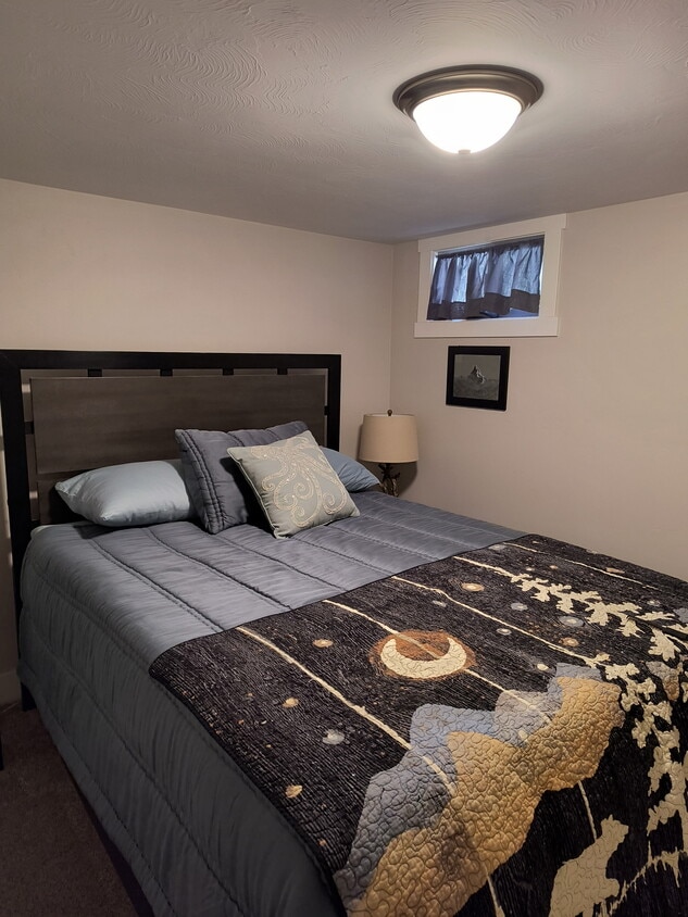 First bedroom - 705 S Higbee Ave