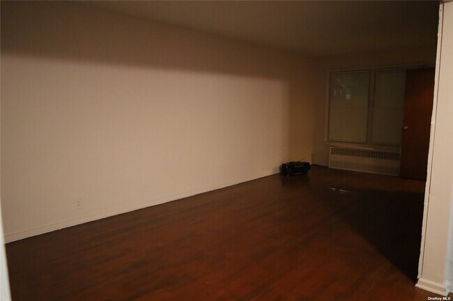 Foto del edificio - 88-03 216th St