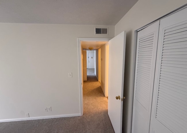 Building Photo - 7010 Wildwood Cir