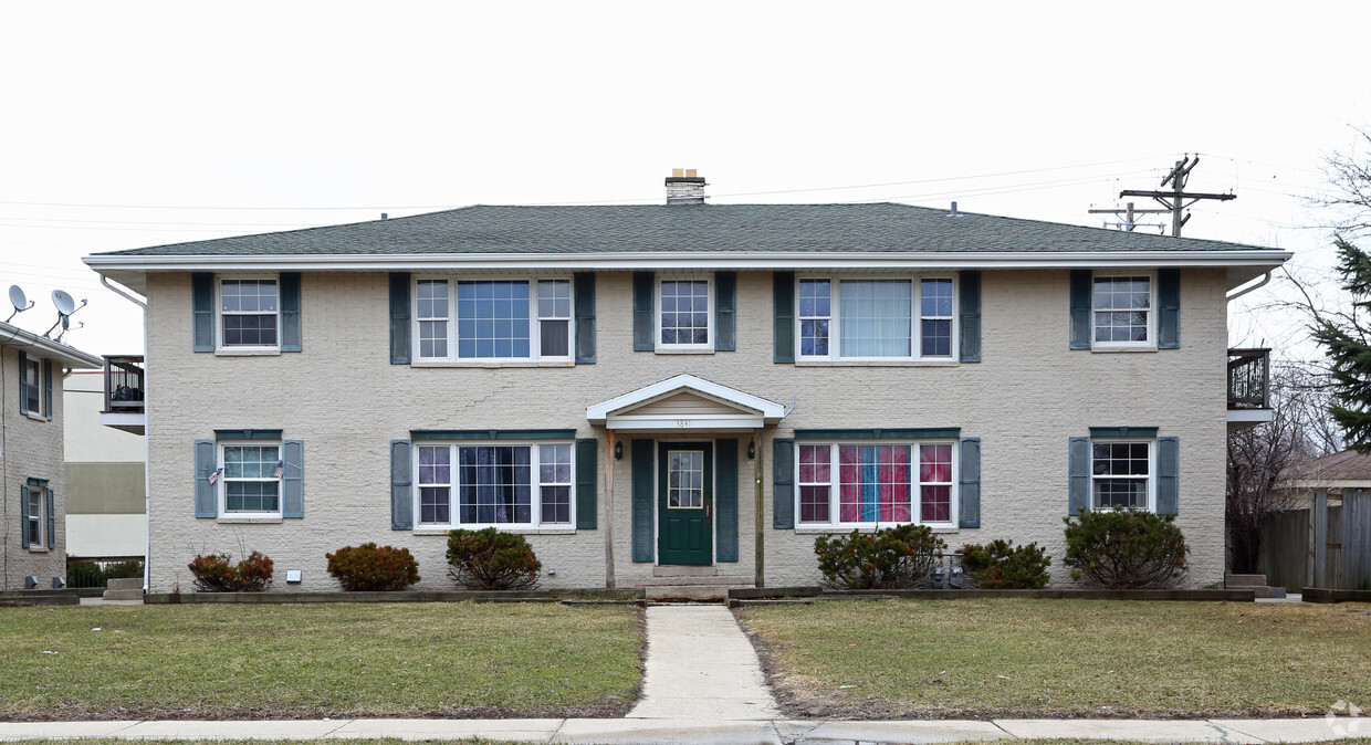 Primary Photo - Green Townhouses