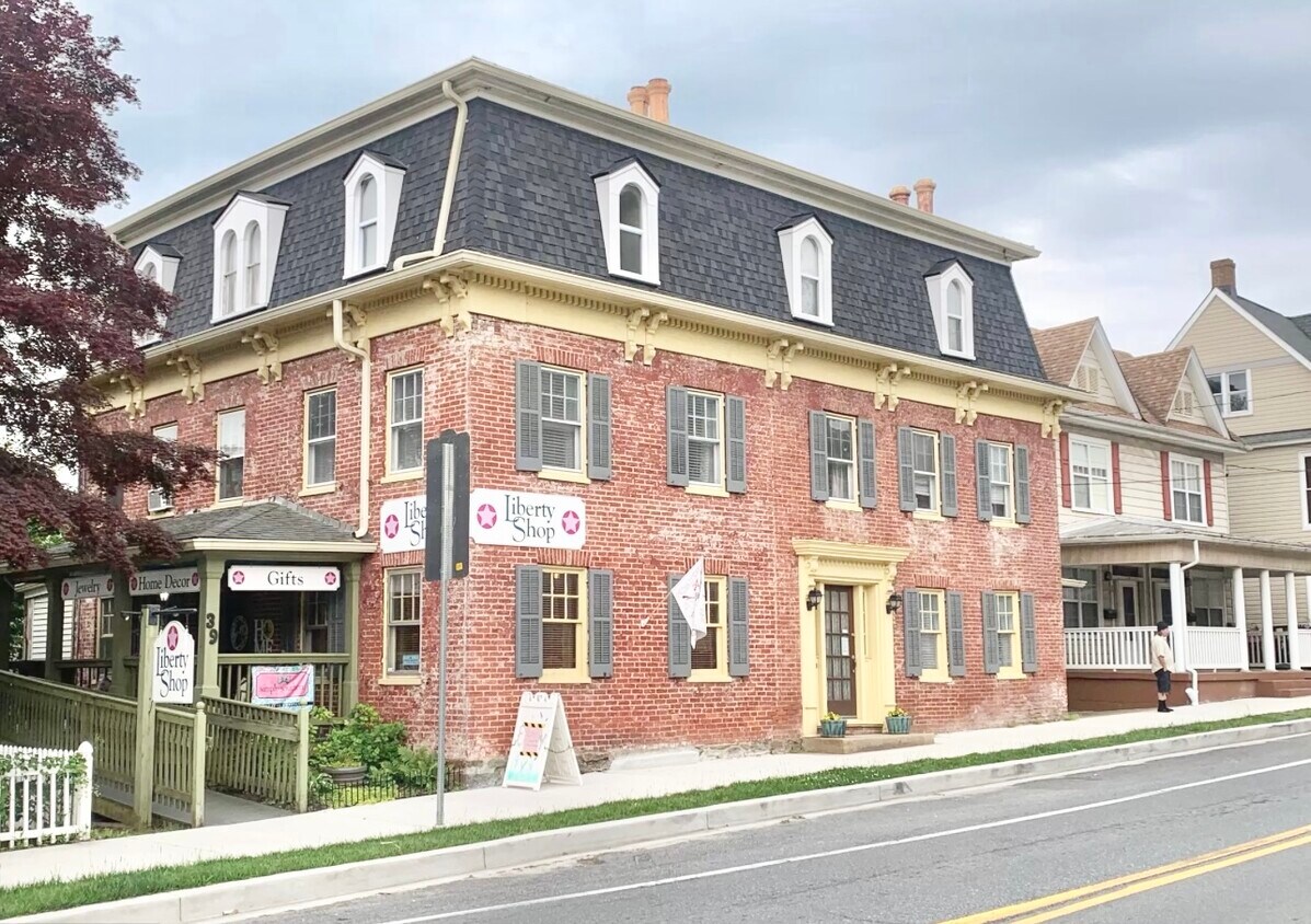 Primary Photo - 39 Liberty St