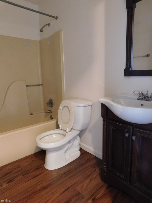 Building Photo - 2 br, 1 bath 4plex - 7444 Fenner St Apt D