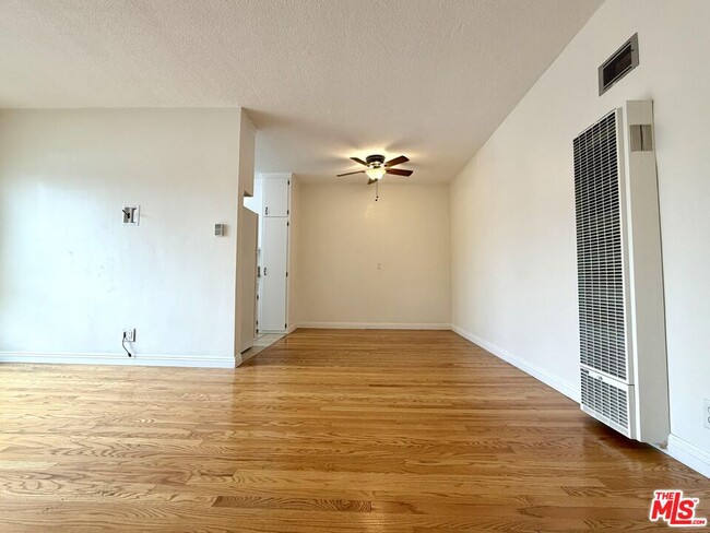 Foto del edificio - 1346 Cochran Ave