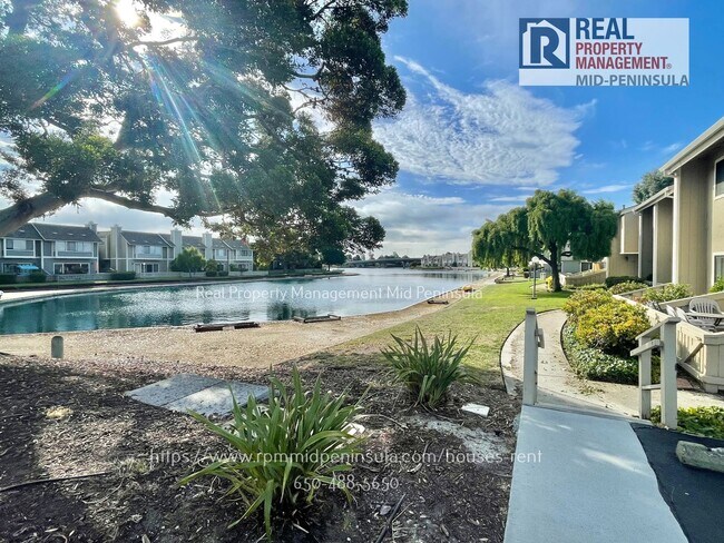 Foto del edificio - 827 Phoenix Ln