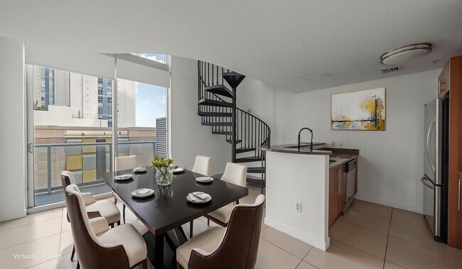 Foto del edificio - 300 S Biscayne Blvd