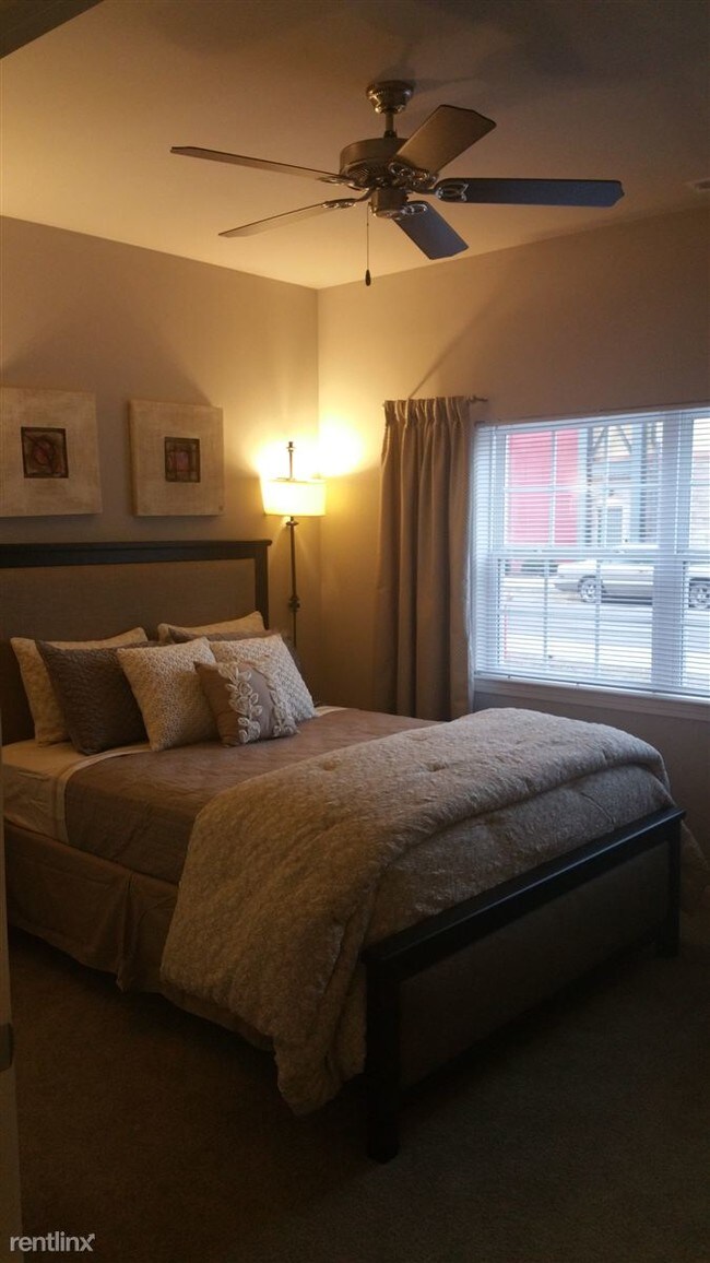 Foto del edificio - 1100 W 30th St