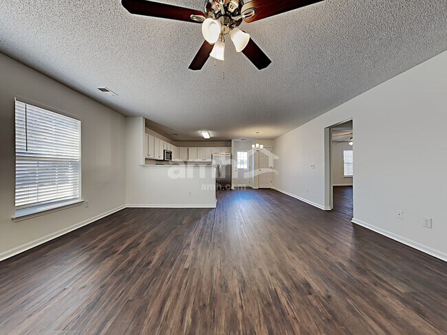 Building Photo - 3028 Crusades St