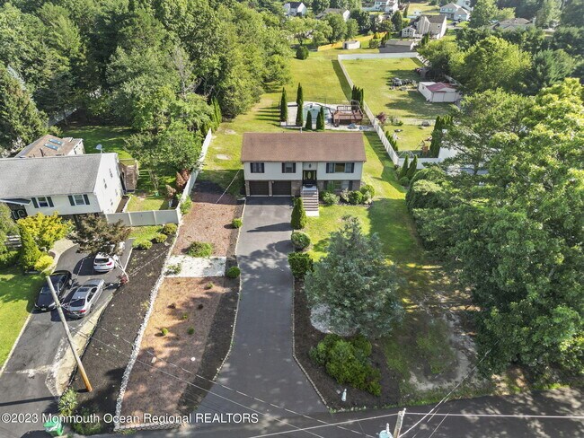 Building Photo - 478 Cobain Rd