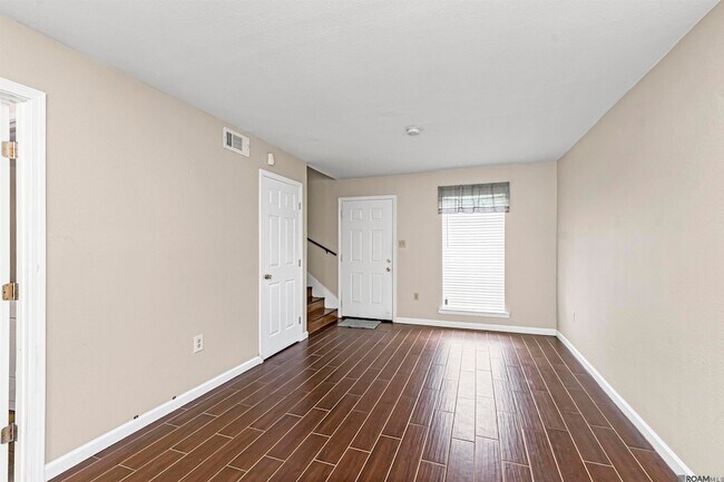 Building Photo - 522 S Flannery Rd