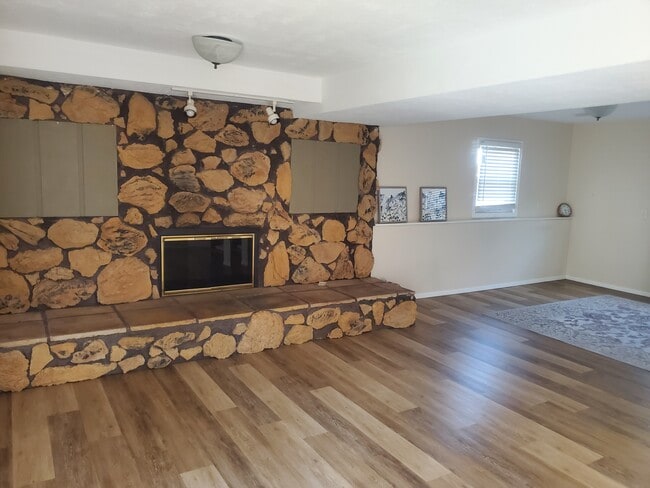 Building Photo - 23 Kenfield Cir
