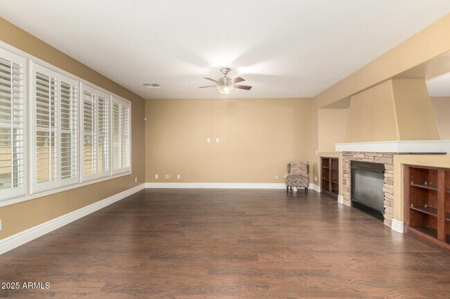 Foto del edificio - 6820 S 42nd Ln