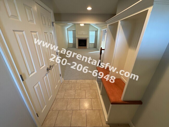 Building Photo - 3 Bedroom House