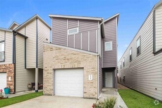 Building Photo - 15325 Estrella Rd E