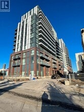 Building Photo - 10 Honeycrisp Cres