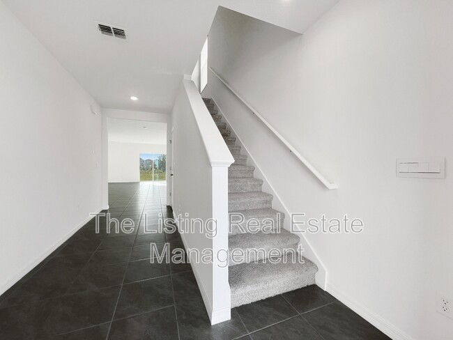 Building Photo - 33314 Darley Dl Trl