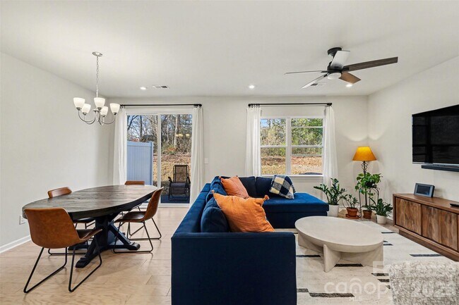 Foto del edificio - 5128 Somerset Hill Ln