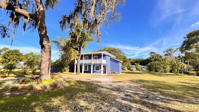 Building Photo - Spacious 4-Bedroom Home in Orlando with La...