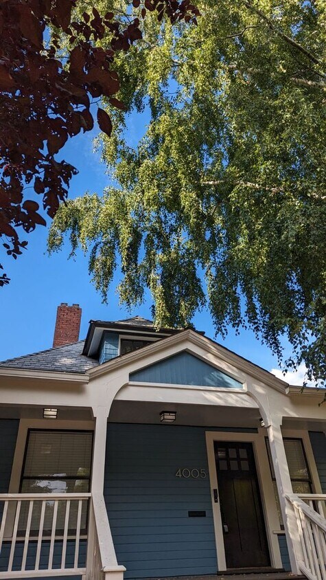 Foto del edificio - Charming 3-Bedroom, 2-Bathroom Home in a P...