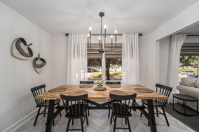 Foto del edificio - 5050 Pittman St