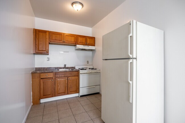 Foto del edificio - 2704 N Sawyer Ave