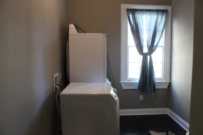 Laundry room - 1908 Esplanade Ave