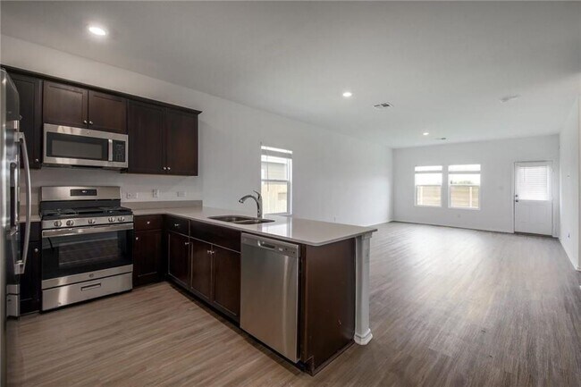 Building Photo - 612 Blanco Vista