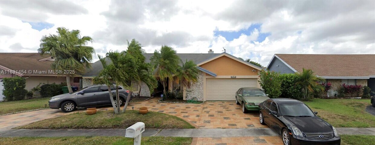 Foto principal - 7358 NW 49th St