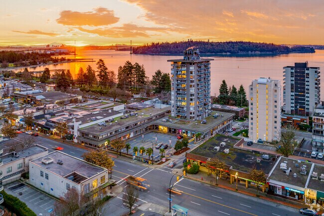 Aerial Photo - Hollyburn Plaza