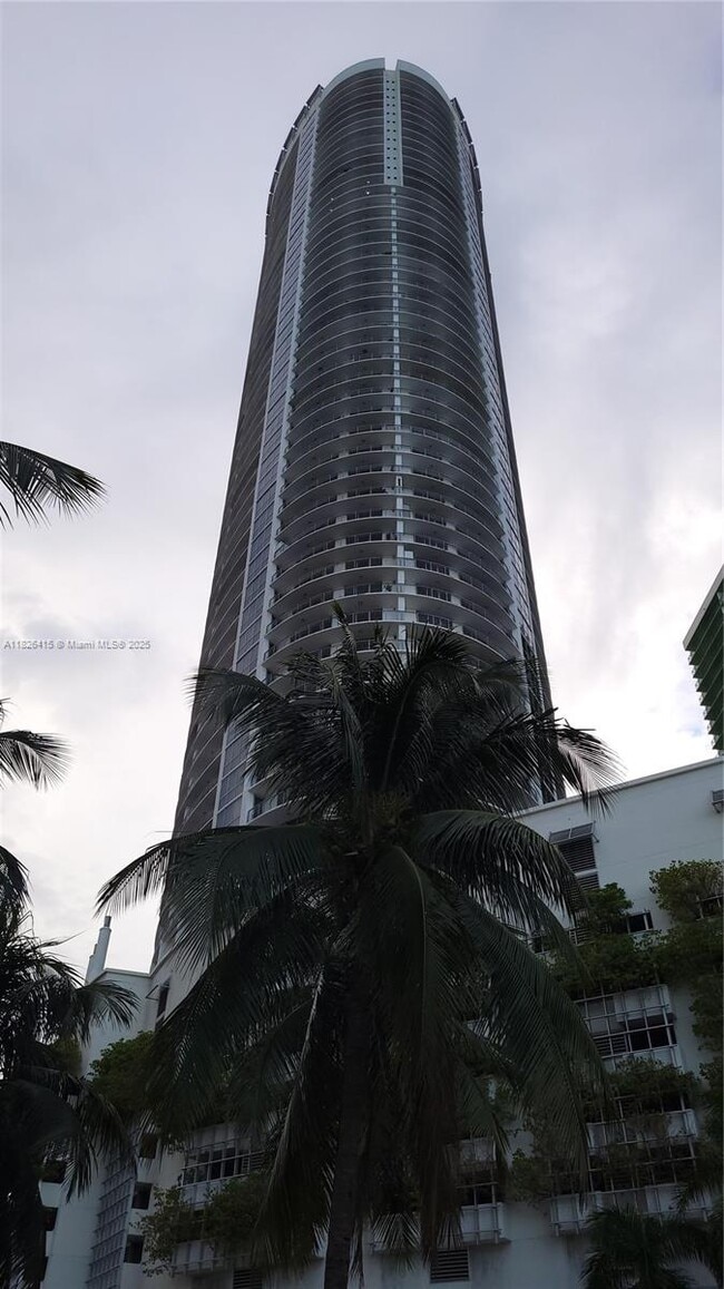 Building Photo - 1750 N Bayshore Dr