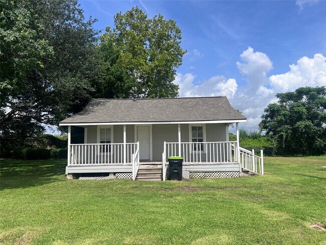 Foto del edificio - 613 Harrison Ln