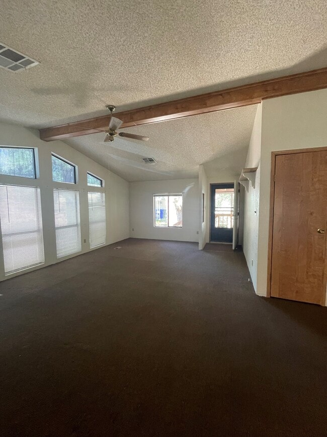 Building Photo - 1500 Granite Shadows Dr