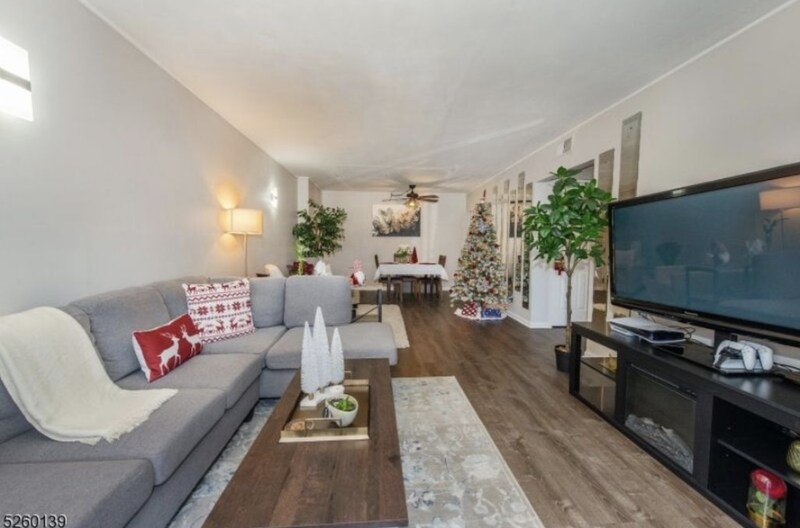Foto principal - 221 Ringwood Ave