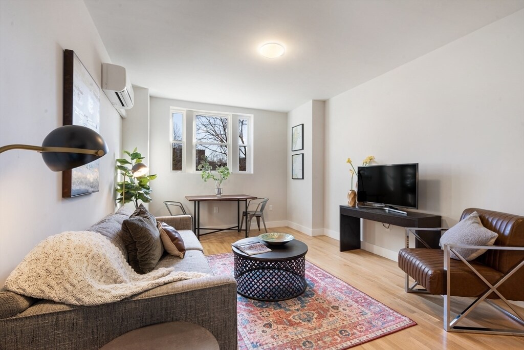 Foto principal - 40 Butler Rd