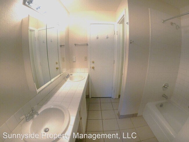 Foto del edificio - 3 br, 1.5 bath House - 1065 University Ave...