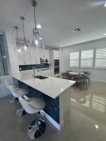 Foto del edificio - 613 Windward Cir N