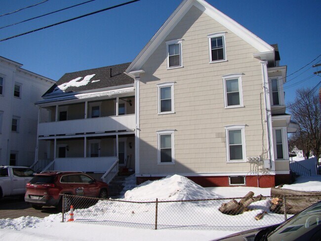 Building Photo - 86 School St