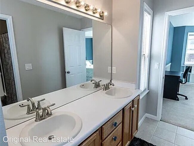 Building Photo - 4 br, 4 bath House - 10570 Winterflower Way