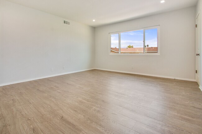 Building Photo - 2311 Rockefeller Ln