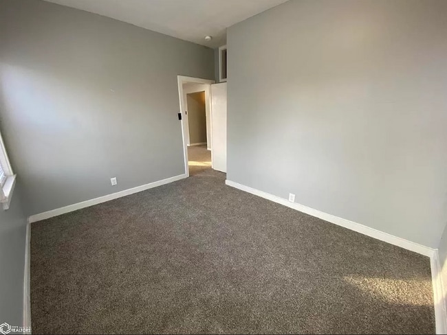 Building Photo - 259 S 10th St