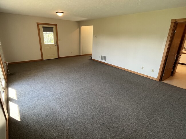 Building Photo - 6346 Avanelle Dr