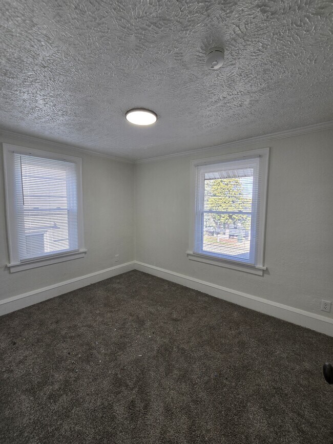 Foto del edificio - 2108 3rd St SE