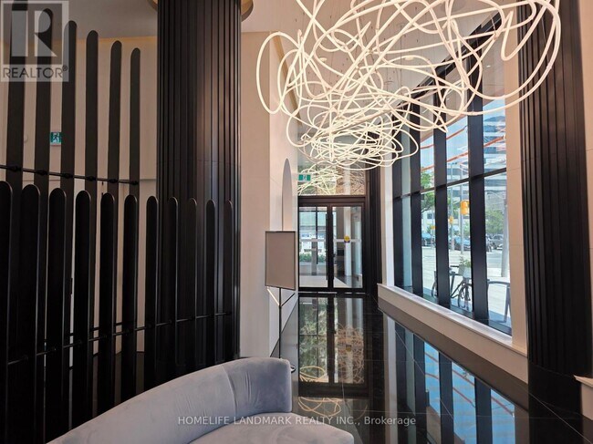 Photo du bâtiment - 280-1280 Dundas St W